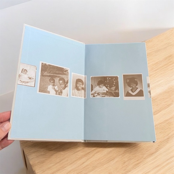 2/$30 NEW Becoming Michelle Obama Hard Cover Book Oprah's 2018 Book Club - Picture 3 of 10